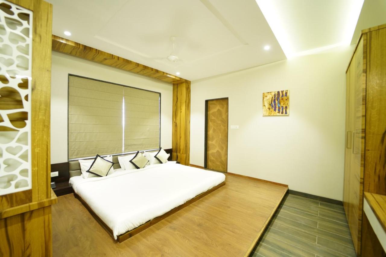 Hotel The Royal Inn Baramati ภายนอก รูปภาพ