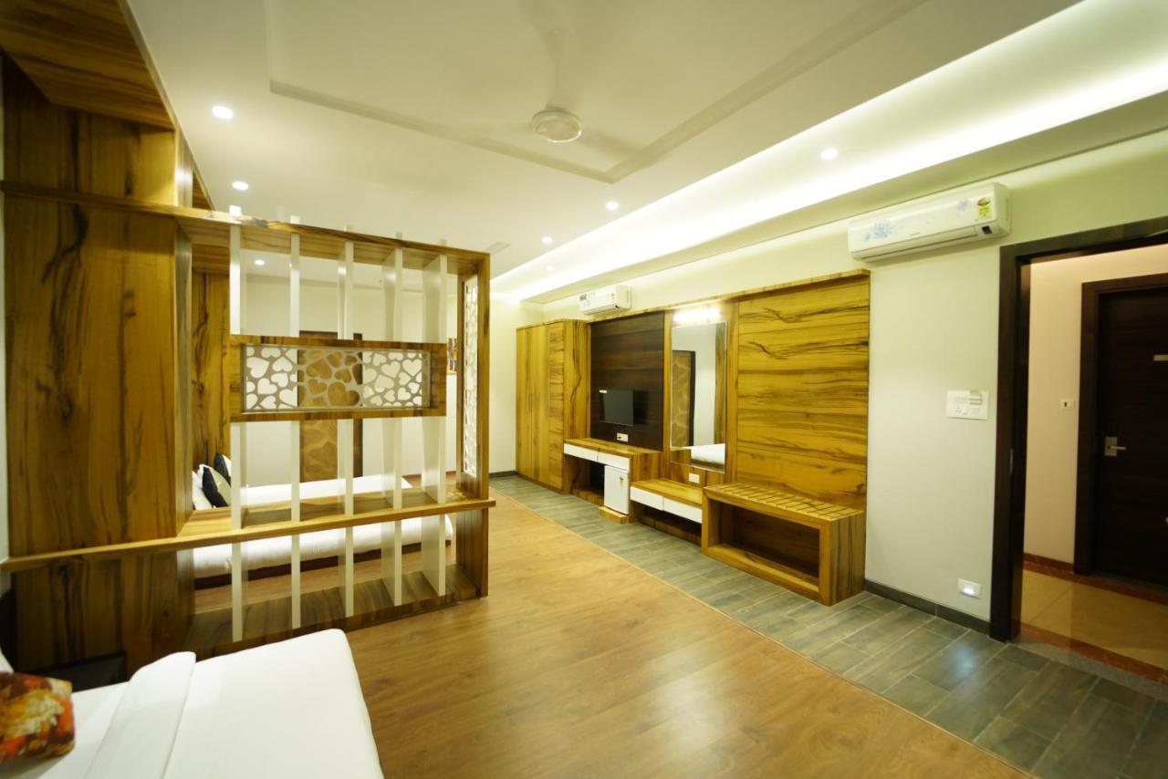 Hotel The Royal Inn Baramati ภายนอก รูปภาพ